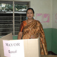 Vijayakanth and Premalatha casting votes - Stills | Picture 104466